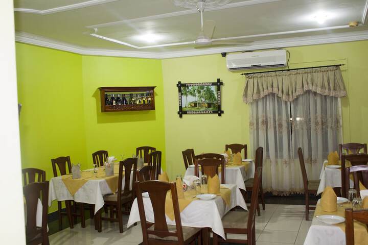 Dining 48 of 67