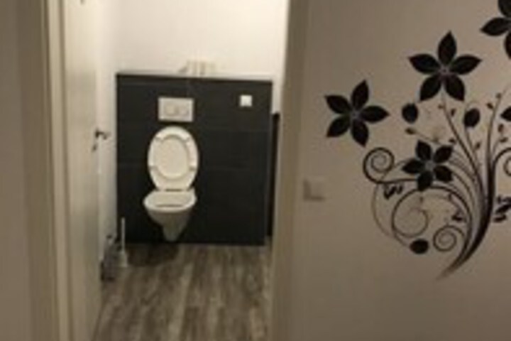 Room 4 of 13