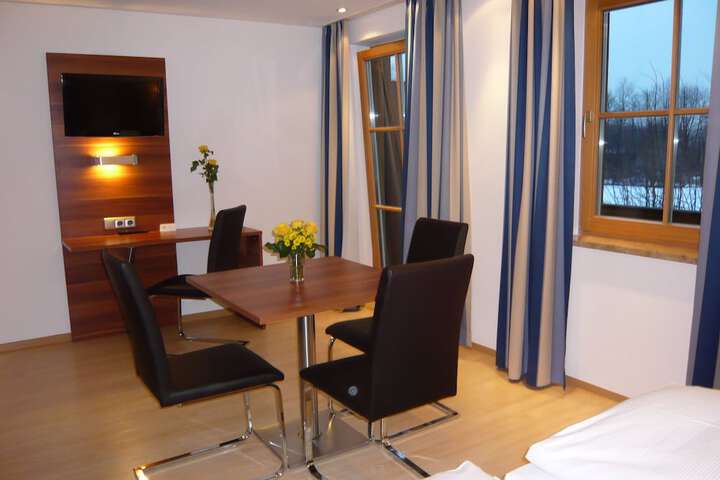 Room 16 of 50