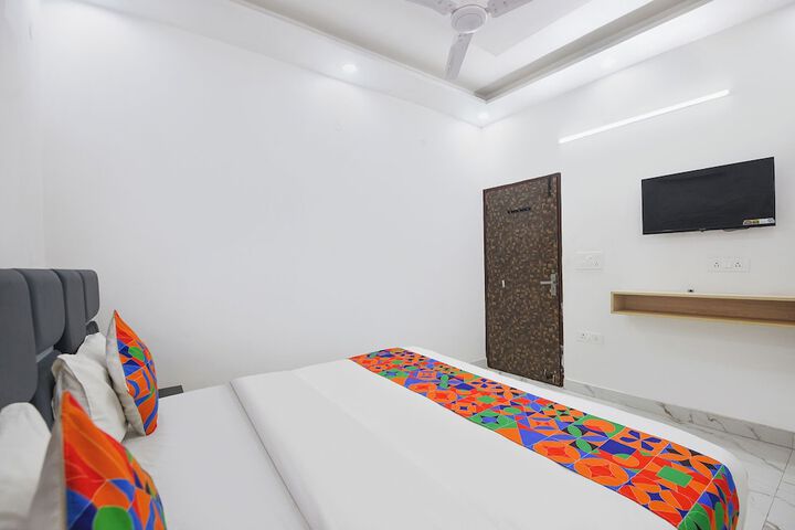 Room 12 of 29