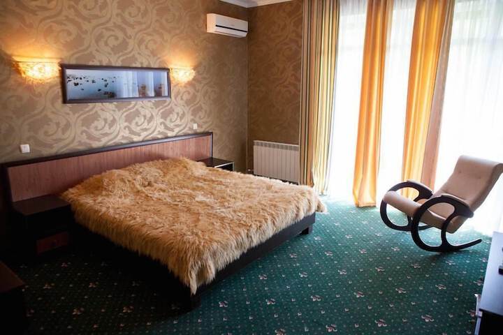 Room 33 of 53