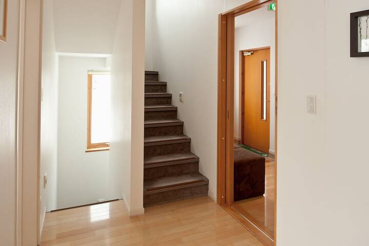 Room 4 of 35