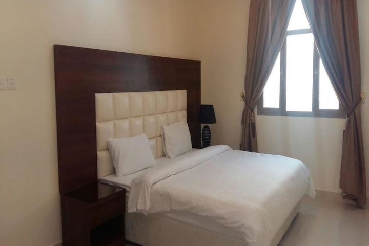 Room 4 of 18