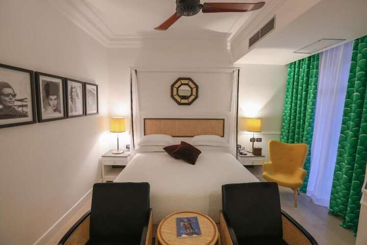 Room 6 of 37