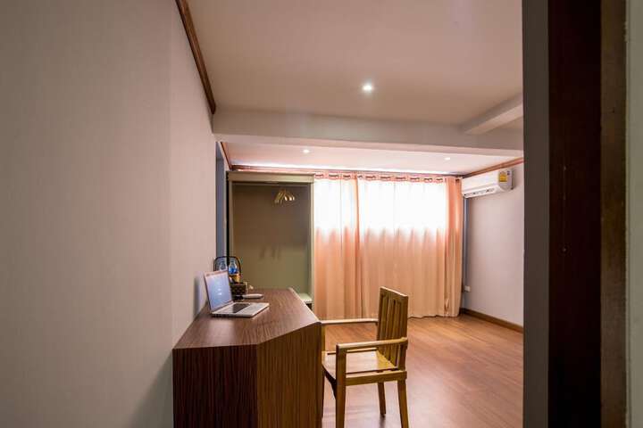 Room 17 of 44