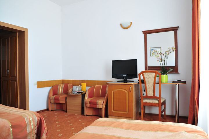Room 8 of 39