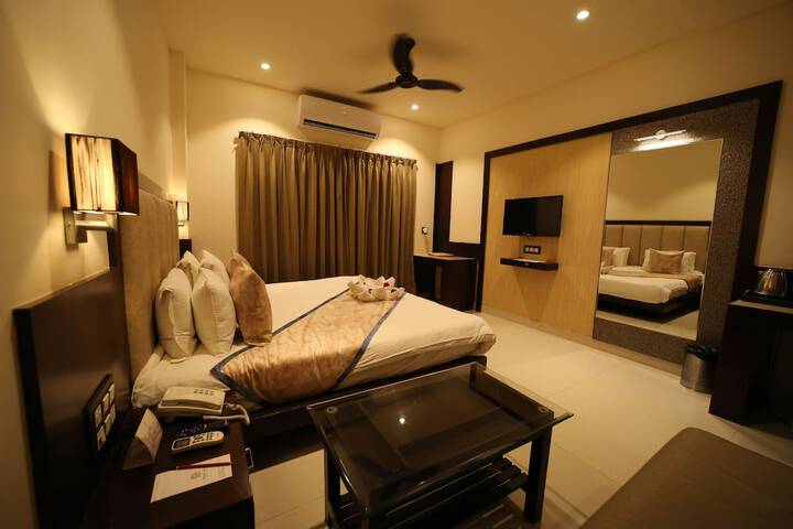 Room 9 of 42