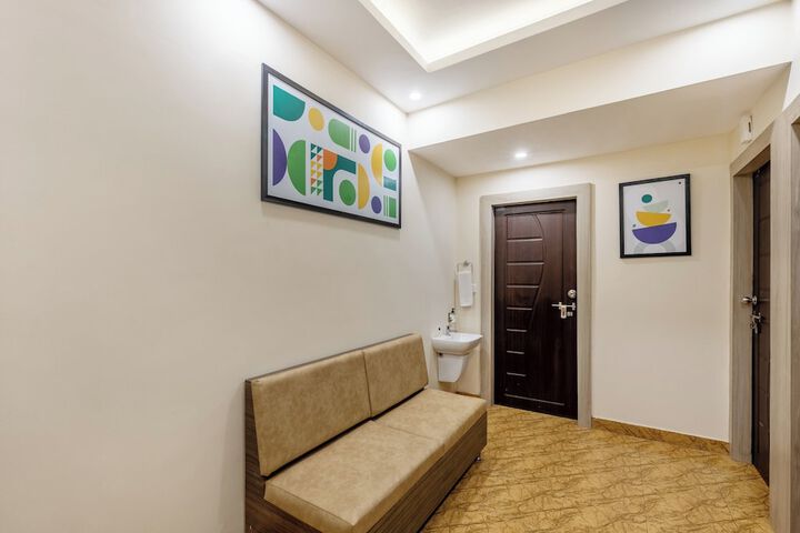 Room 12 of 38