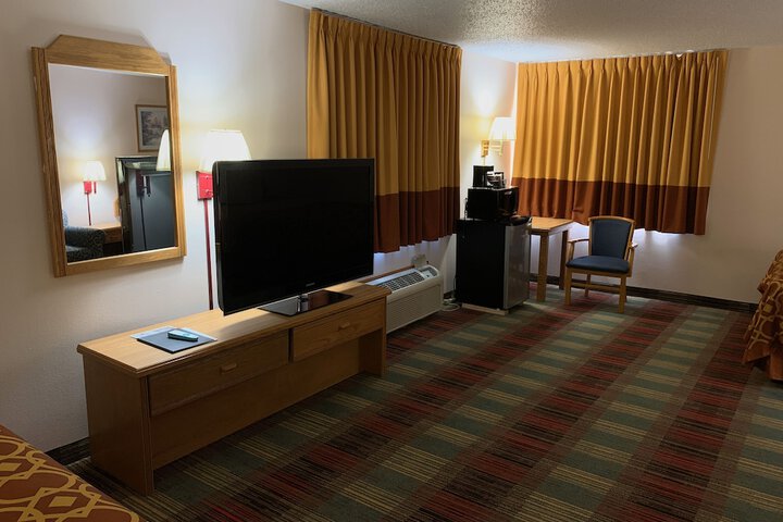 Room 13 of 26