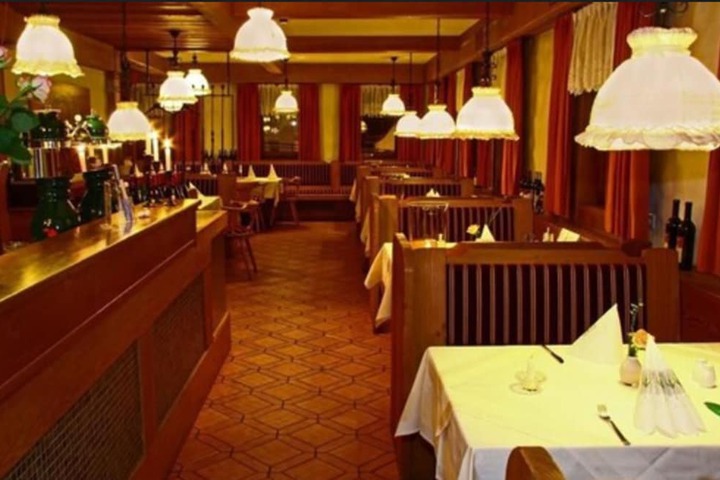 Dining 41 of 68