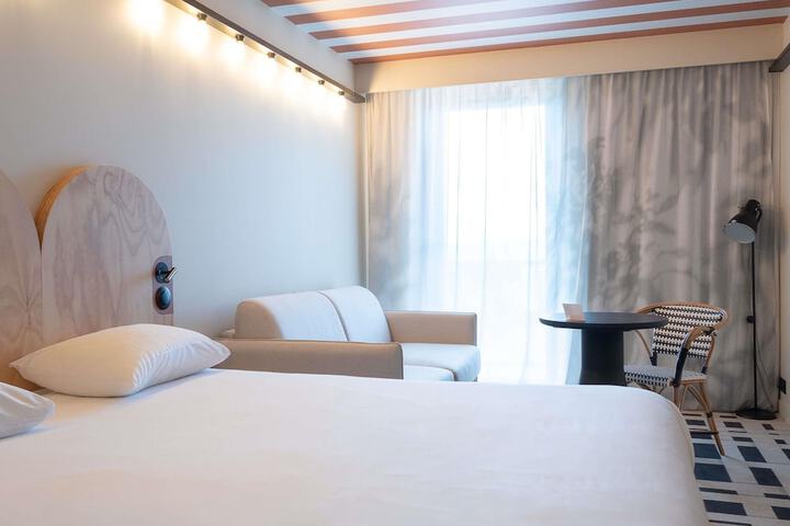 Room 29 of 151