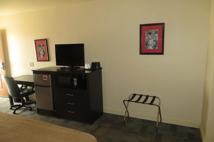 Room 13 of 32