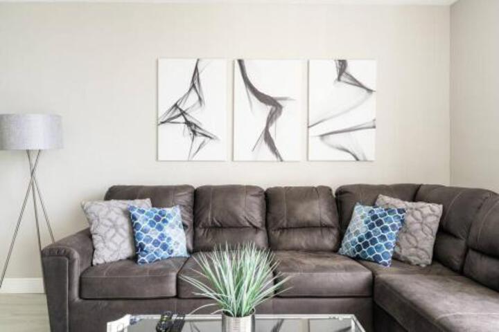Luxury Stylish Oceanfront 2 bedroom 2 bathroom in HOLLYWOOD FL in Hollywood, FL