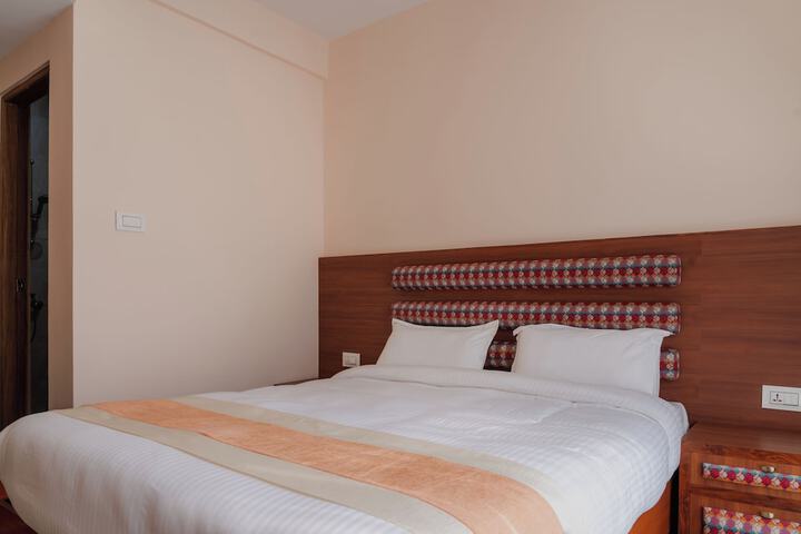 Room 30 of 48