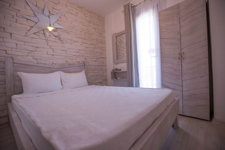Room 16 of 27