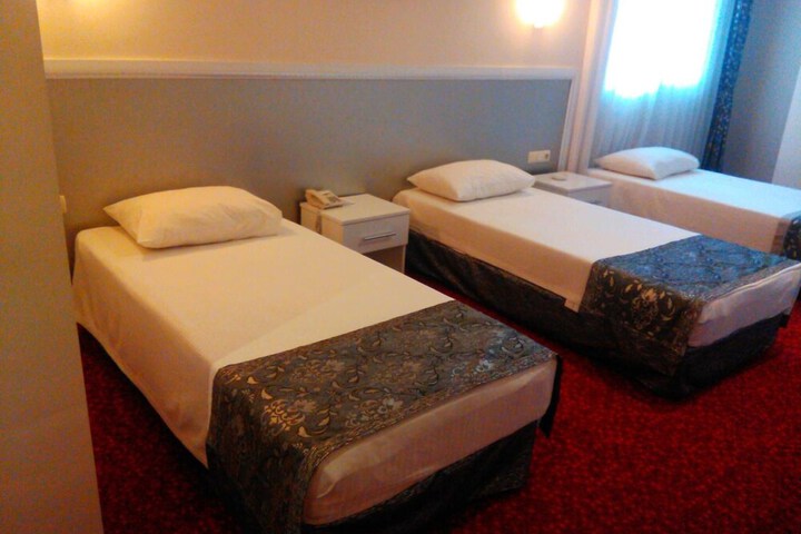 Room 12 of 36