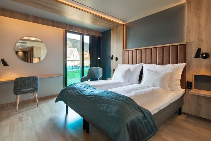 Room 20 of 199