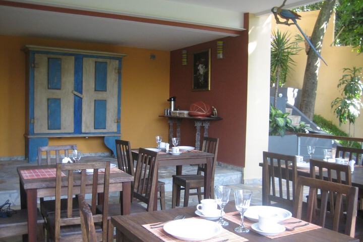 Dining 53 of 58