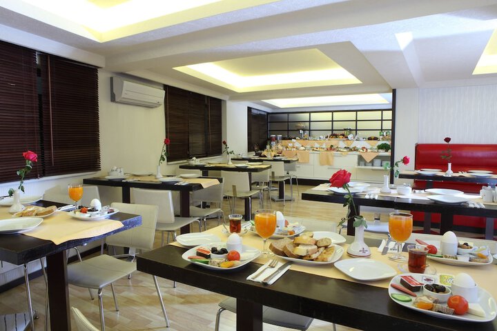 Breakfast/Coffee Service 22 of 46