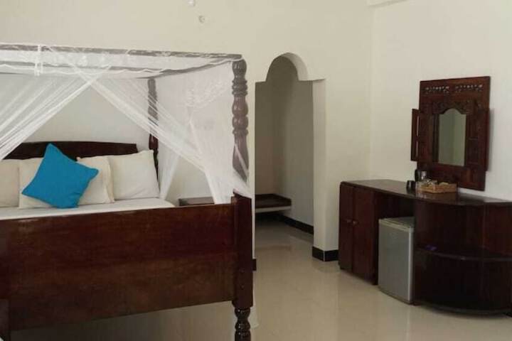 Room 7 of 96