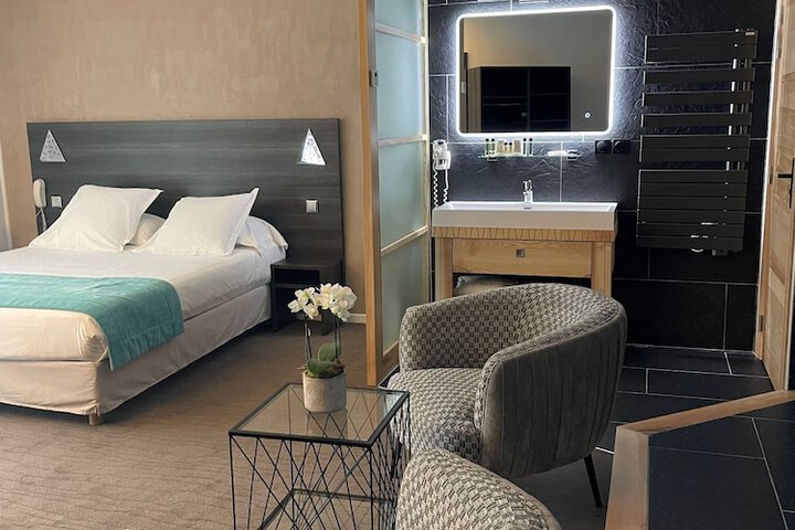 Room 15 of 77