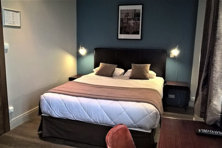 Room 16 of 90