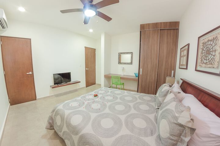 Room 6 of 30
