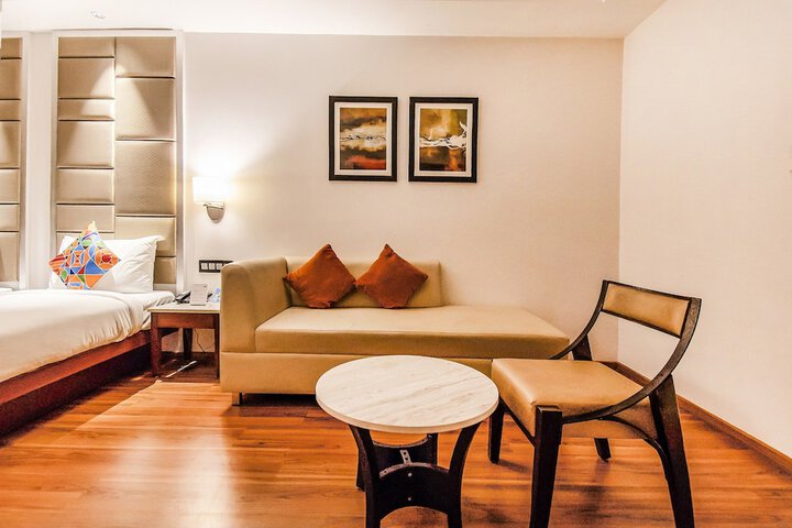 Room 10 of 27