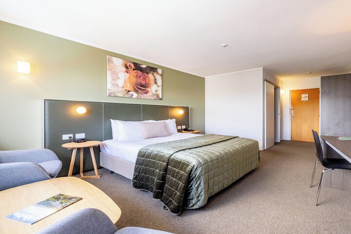 Room 40 of 138