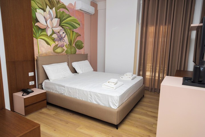 Room 73 of 120