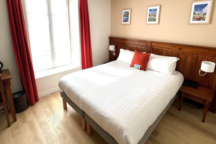 Room 11 of 40