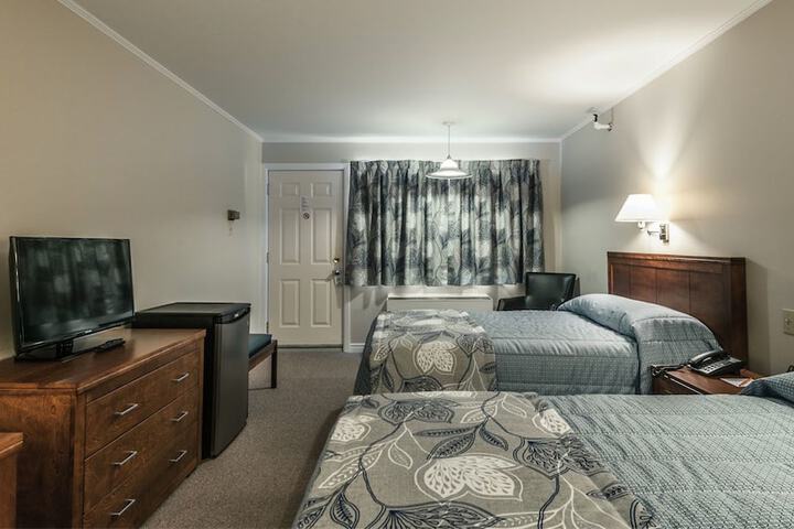 Room 17 of 28