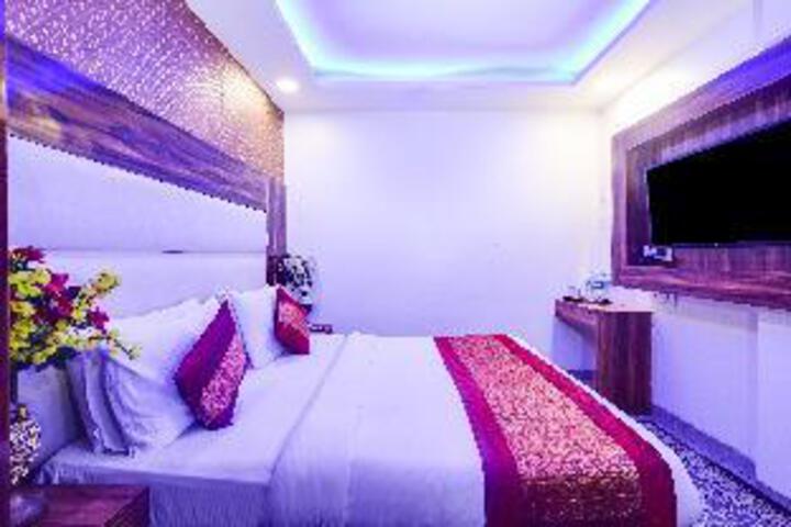 Room 10 of 53