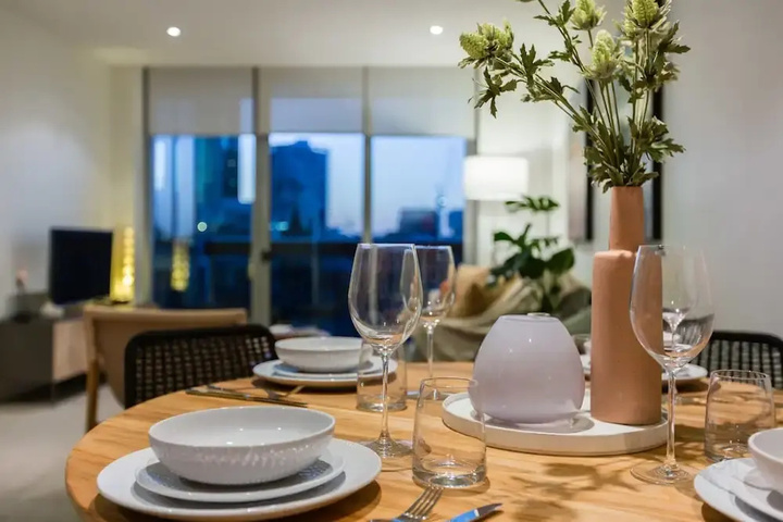 Dining 18 of 19