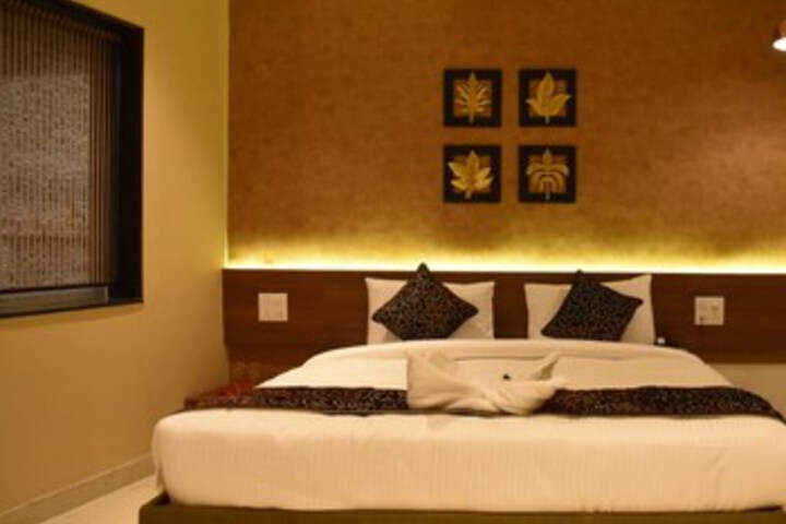 Room 32 of 54