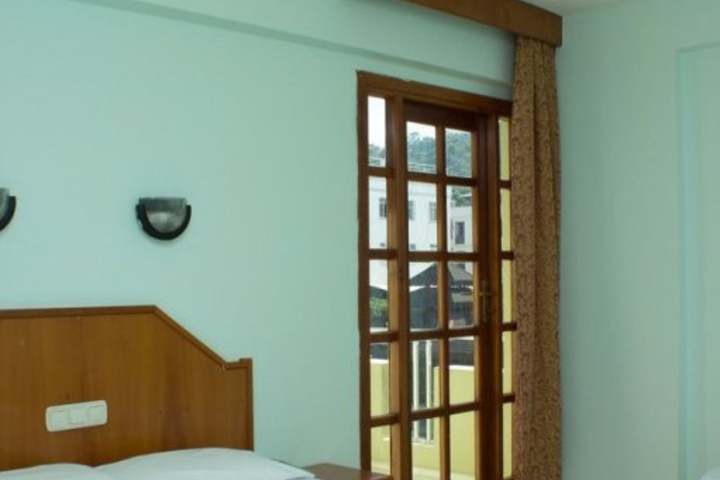 Room 3 of 17