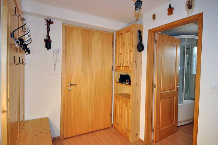 Room 9 of 19