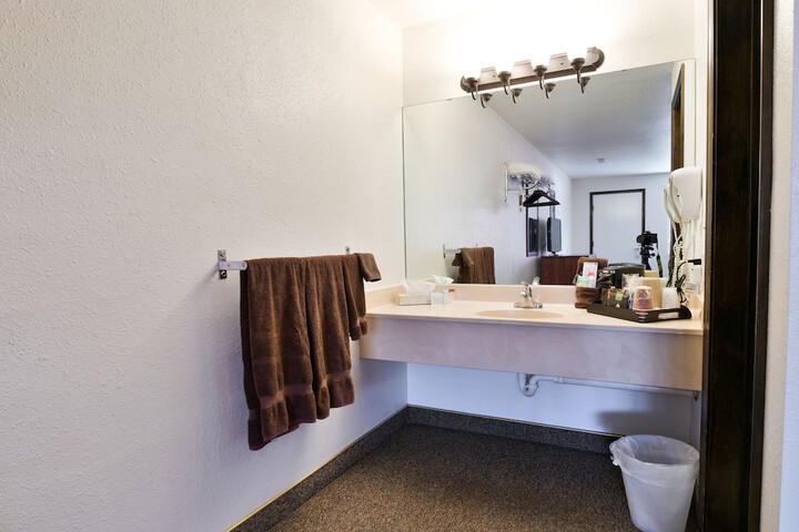 Bathroom sink