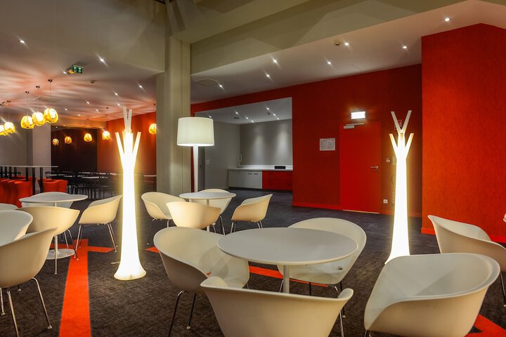 Guest Lobby