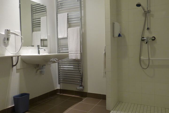 Room 26 of 60
