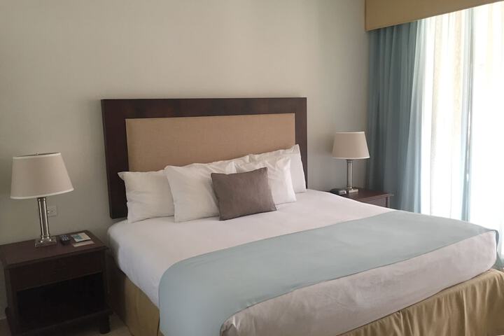 Room 7 of 33