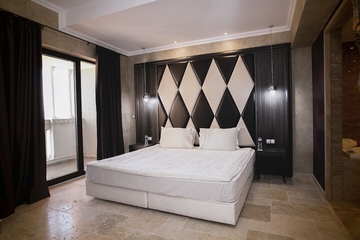 Room 15 of 116