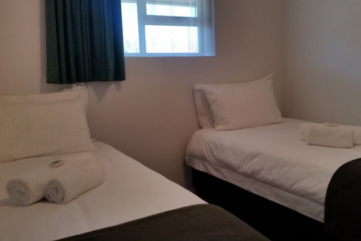 Room 2 of 39