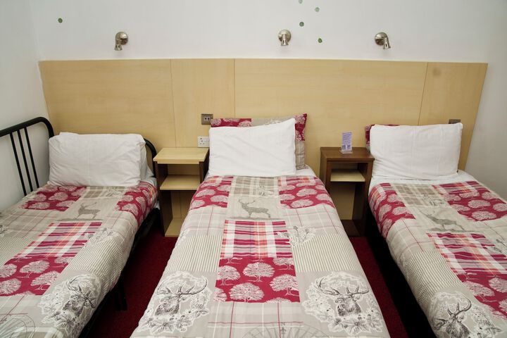Room 27 of 104