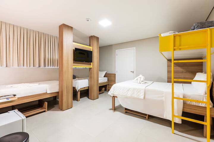 Room 8 of 40