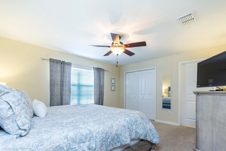 Room 2 of 17
