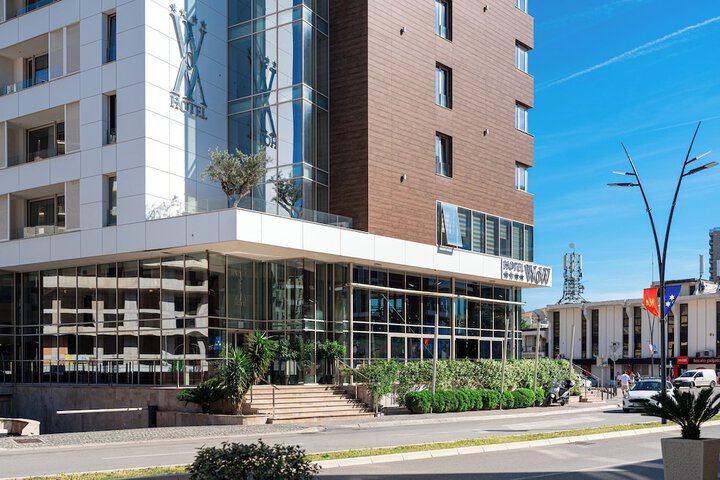Hotel 75 of 76
