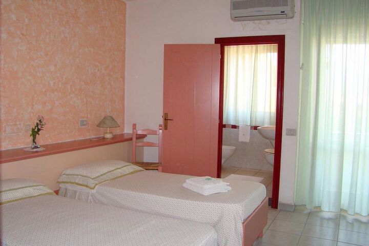 Room 6 of 21
