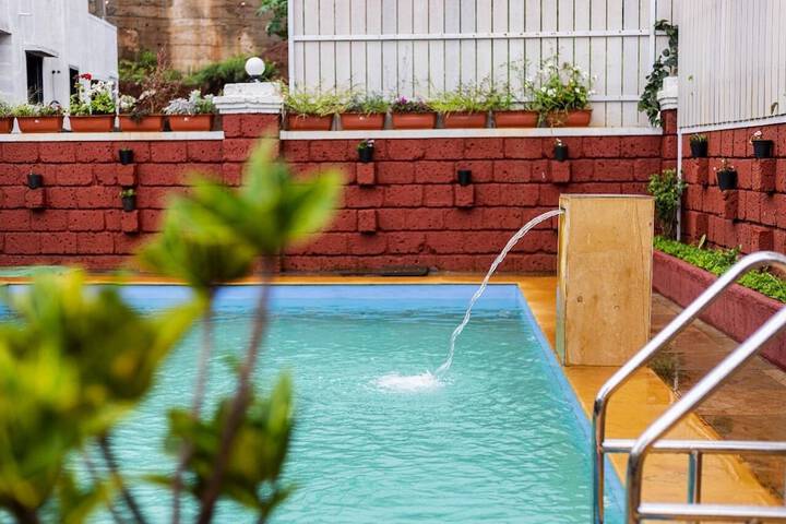 Pool 34 of 39