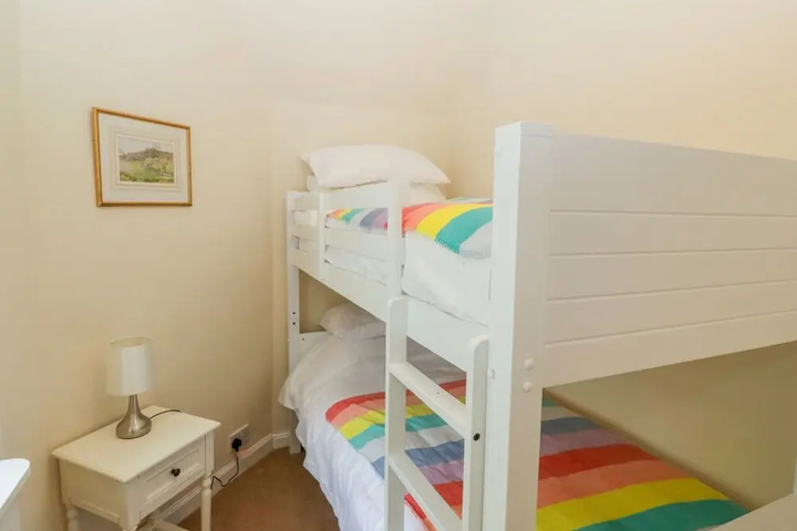 Room 5 of 13